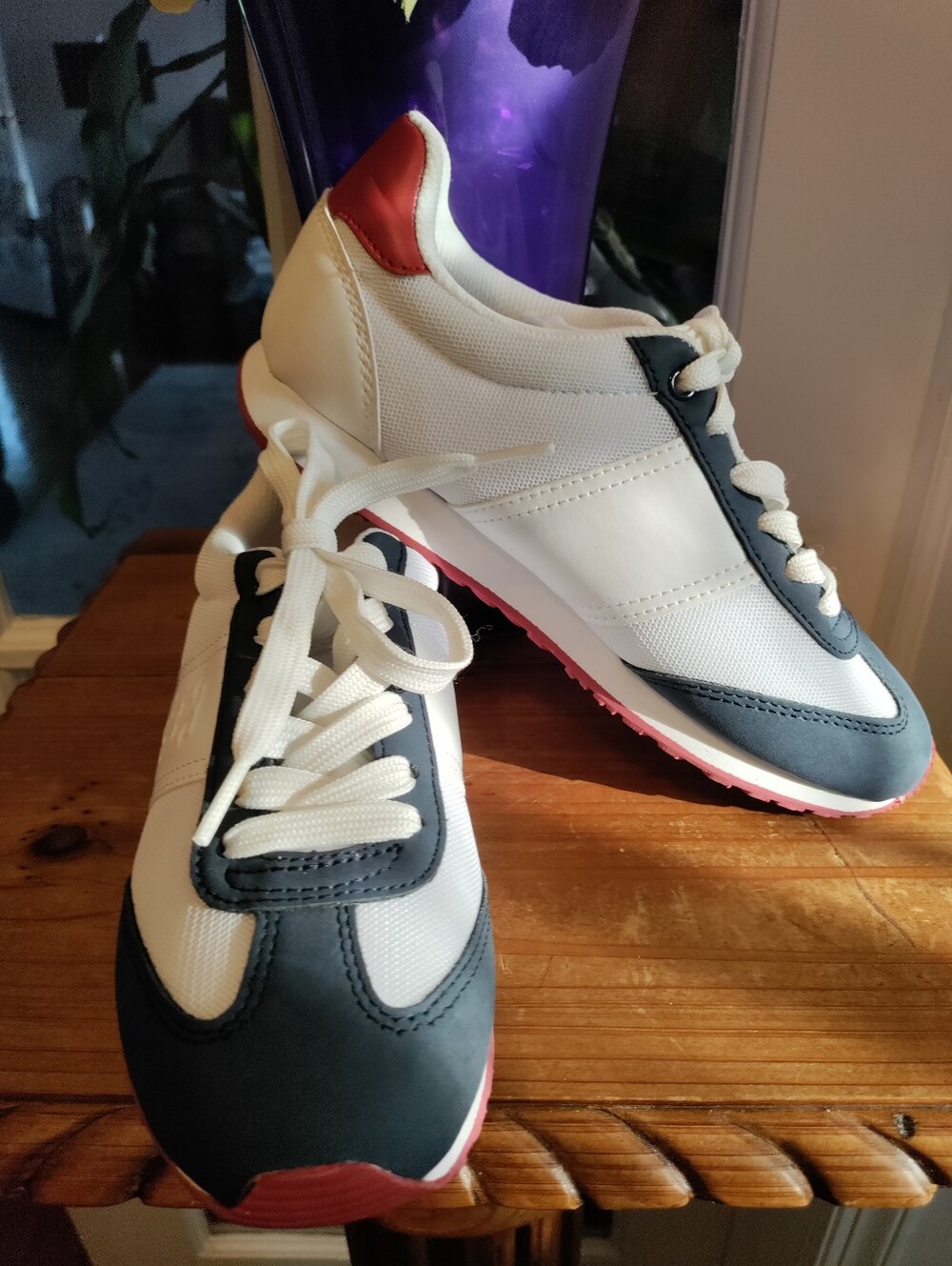 Tommy Hilfiger Women's White Sneakers with Red Accent Size 6-NWOT